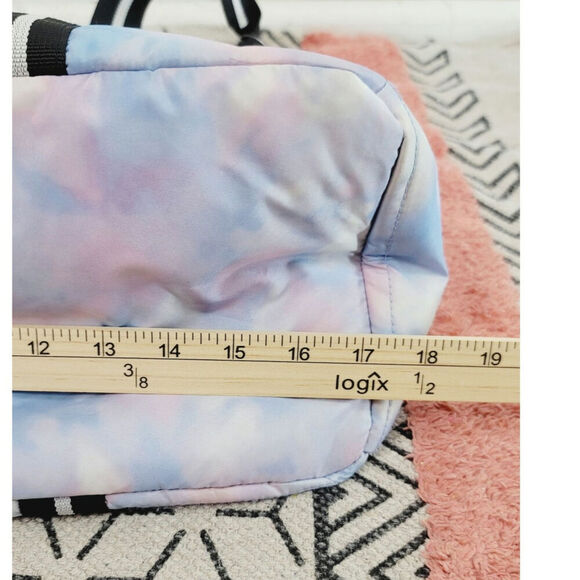 VICTORIA'S SECRET PINK CLOUD TIE DYE SMALL DUFFLE BAG - Picture 10 of 14